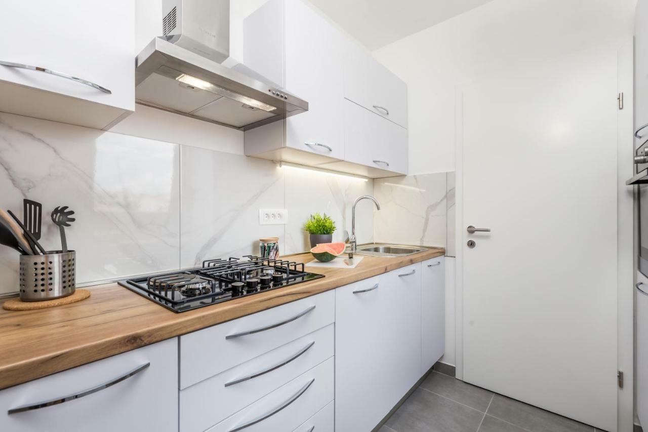 Victory Sea View Apartment Риека Экстерьер фото